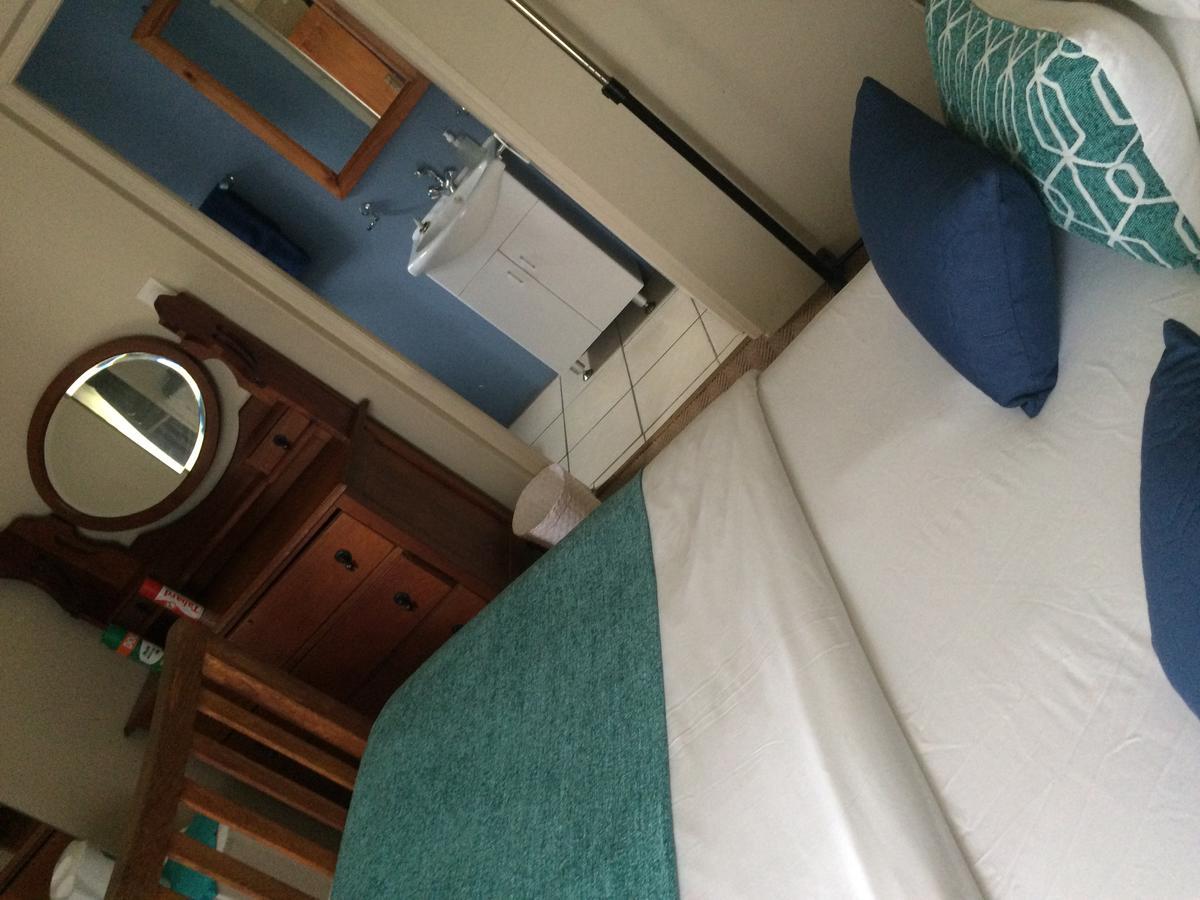 Breeze Inn Guesthouse Kidd's Beach Room photo